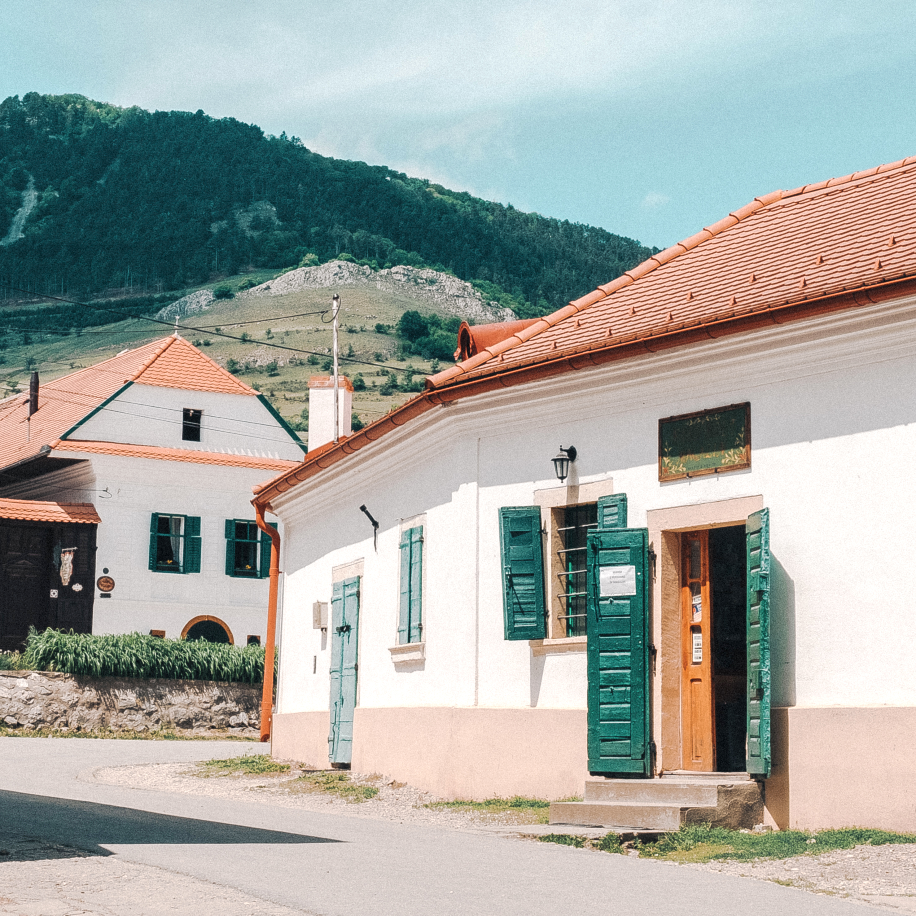 Batra Danmoga - Dan Moga